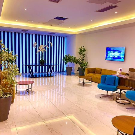 Black Sea Luxury Towers Hotell Batumi Exteriör bild