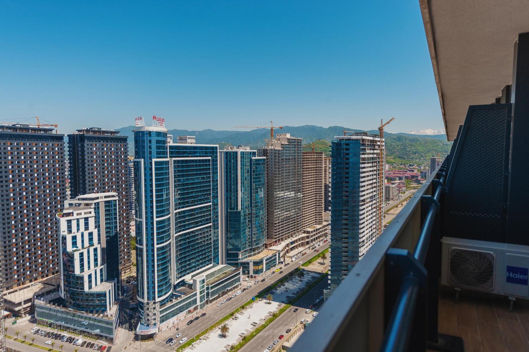 Black Sea Luxury Towers Hotell Batumi Exteriör bild