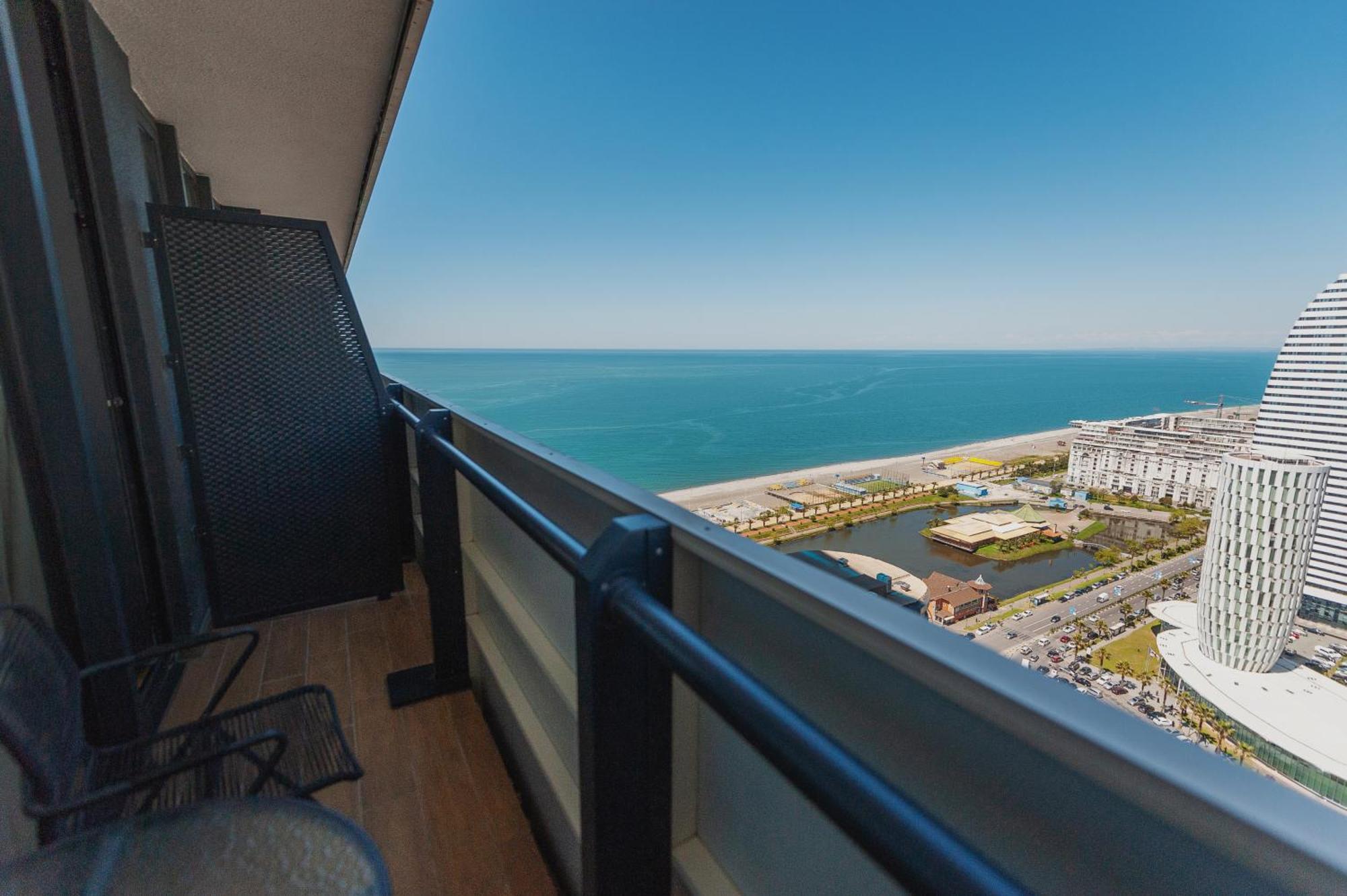 Black Sea Luxury Towers Hotell Batumi Exteriör bild