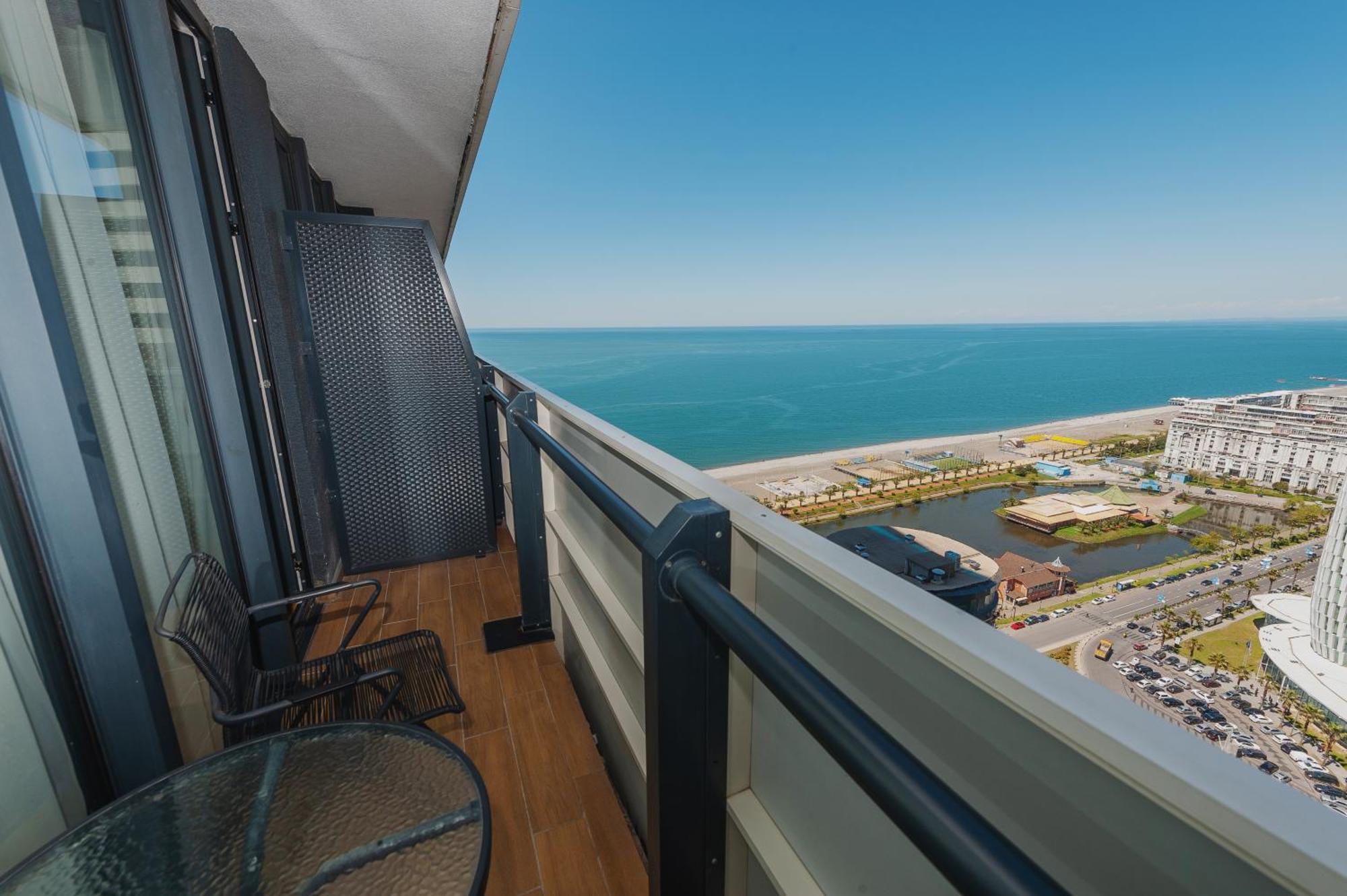 Black Sea Luxury Towers Hotell Batumi Exteriör bild