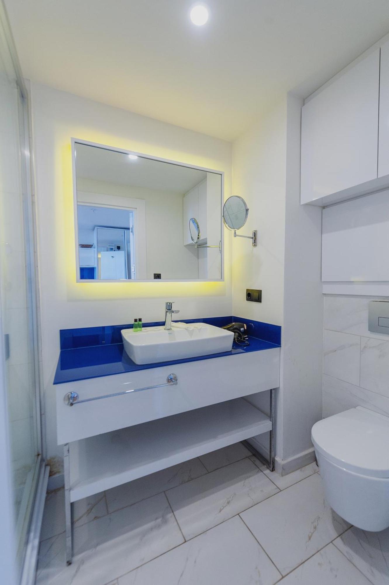 Black Sea Luxury Towers Hotell Batumi Exteriör bild