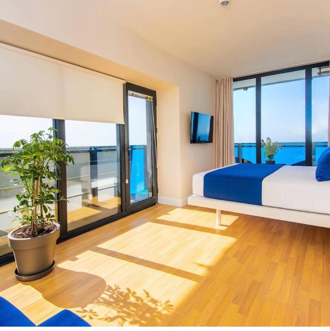 Black Sea Luxury Towers Hotell Batumi Exteriör bild